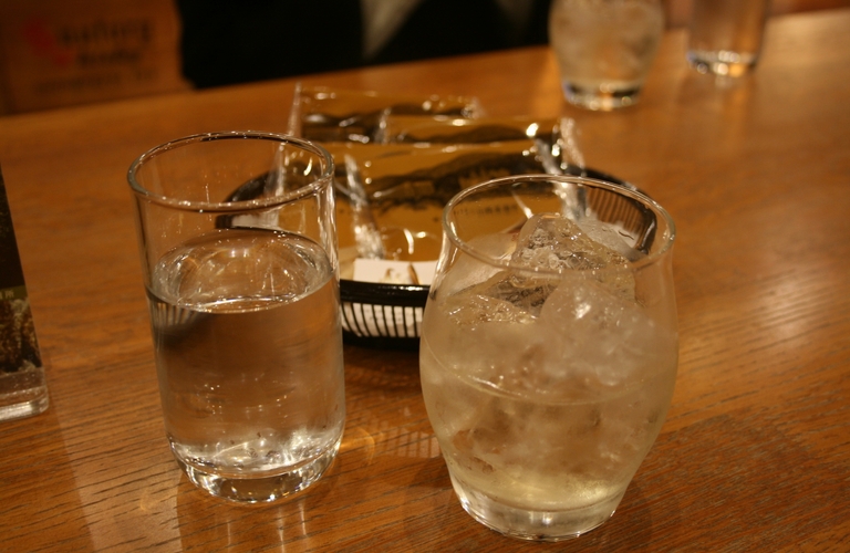 スナックで深夜にも営業をするなら | 深夜営業には自信があります「おおみ行政書士事務所」